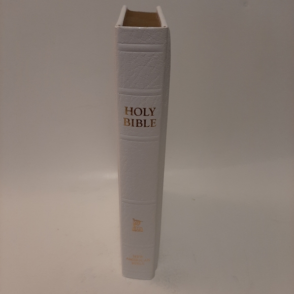 Holy Bible NAB Remembrance Edition Red Letter Hardcover 1970 - Picture 2 of 7